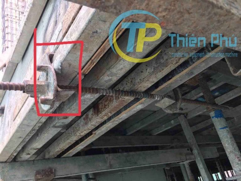 Hướng dẫn lắp đặt bát chuồn đúng kỹ thuật – An toàn thi công & 5 lỗi thường gặp