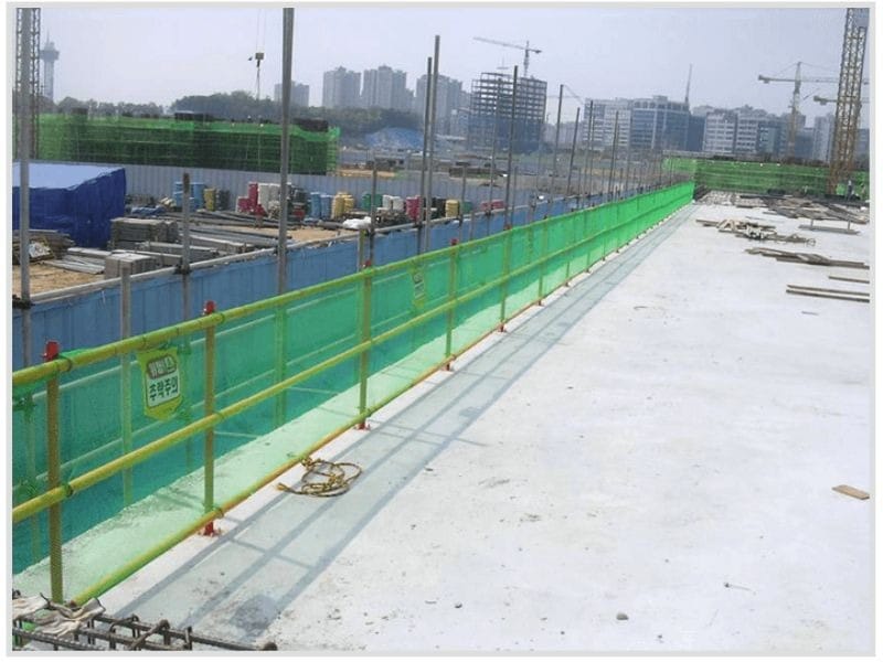 🏗️ Lan Can Tạm Công Trình – Giải Pháp An Toàn Không Thể Thiếu Trong Thi Công 1 lan can tạm công trình