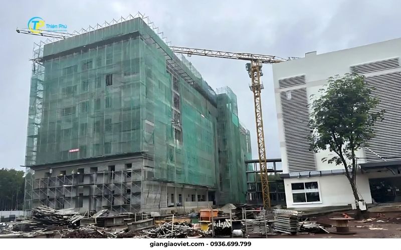 Thi công lắp dựng giàn giáo trọn gói chung cư