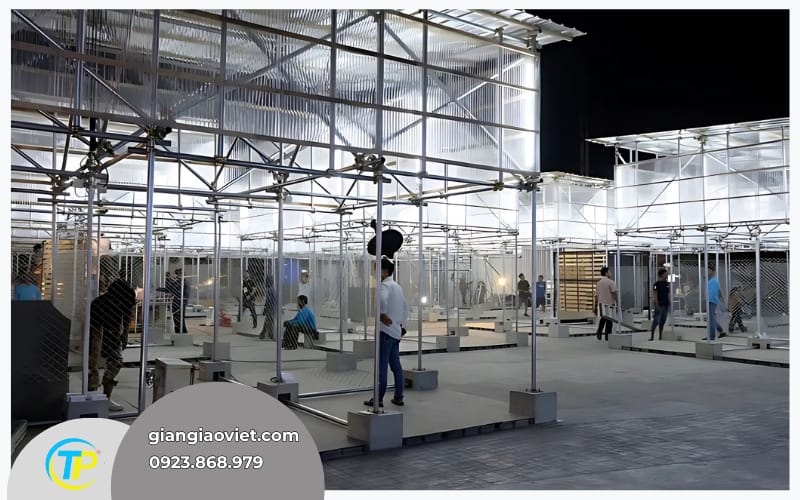 Dịch Vụ Thuê Giàn Giáo Tại Long Khánh Chuyên Nghiệp 3 Đội ngũ công nhân thi công giàn giáo