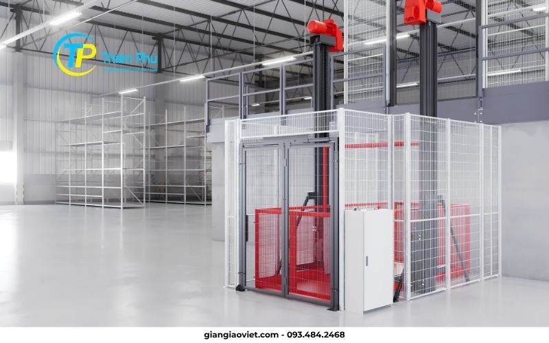 chuẩn bị mặt bằng thi công thang nâng hàng