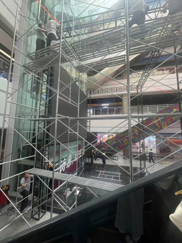 BS1139 Tube & Coupler Scaffolding 1 Industrial scaffolding structure used for temporary access